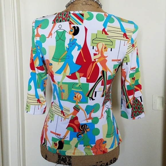 Chic women shopping graphic print top mid length sleeves Small EUC - Picture 6 of 7